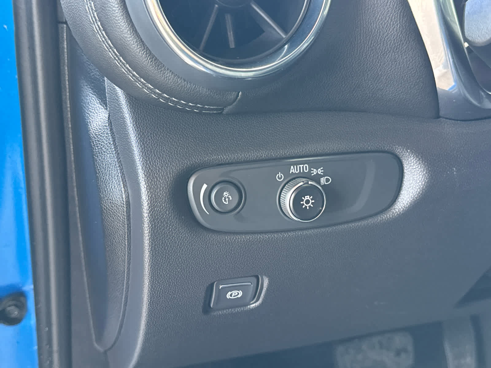 Certified 2025 Chevrolet Blazer LT image 12