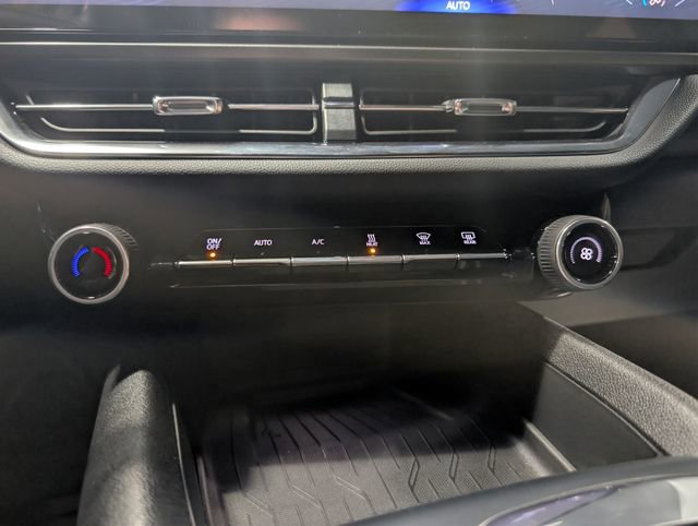 Used 2026 Chevrolet Equinox EV LT FWD image 23