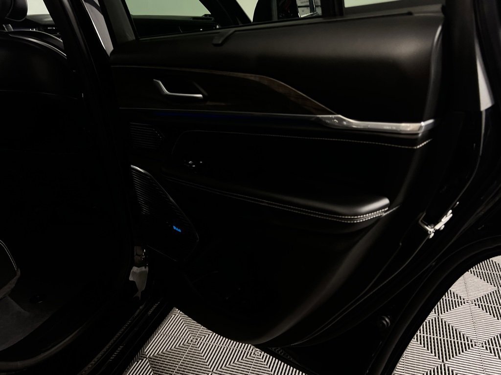 Used 2022 Jeep Grand Cherokee Overland w/ Advanced Protech Group III image 32