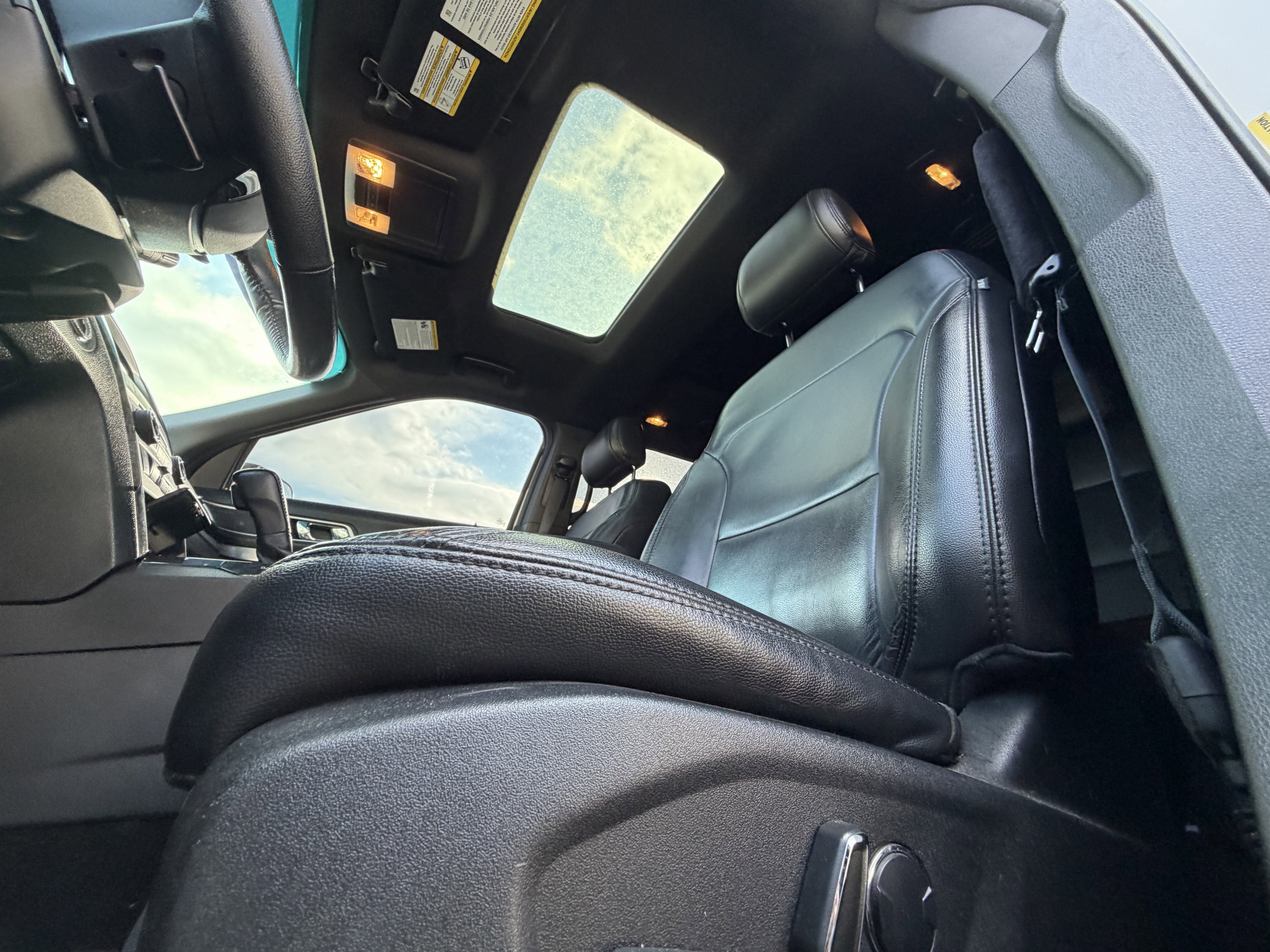 Used 2017 Ford Explorer XLT w/ Equipment Group 202A image 23