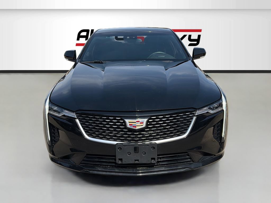 Used 2025 Cadillac CT4 Luxury RWD image 2