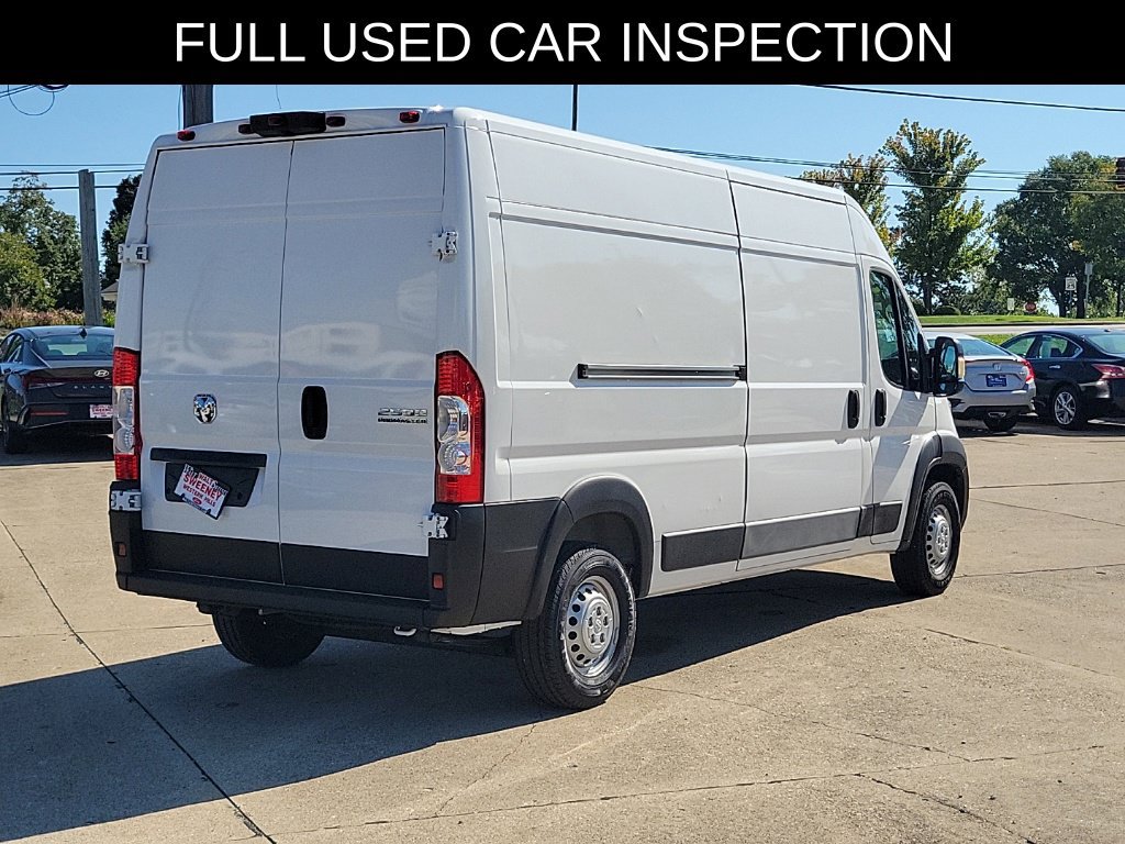 Used 2025 RAM ProMaster 2500 w/ Convenience Group FWD image 4