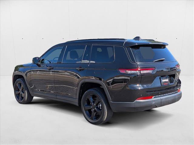 Used 2022 Jeep Grand Cherokee L Laredo image 7