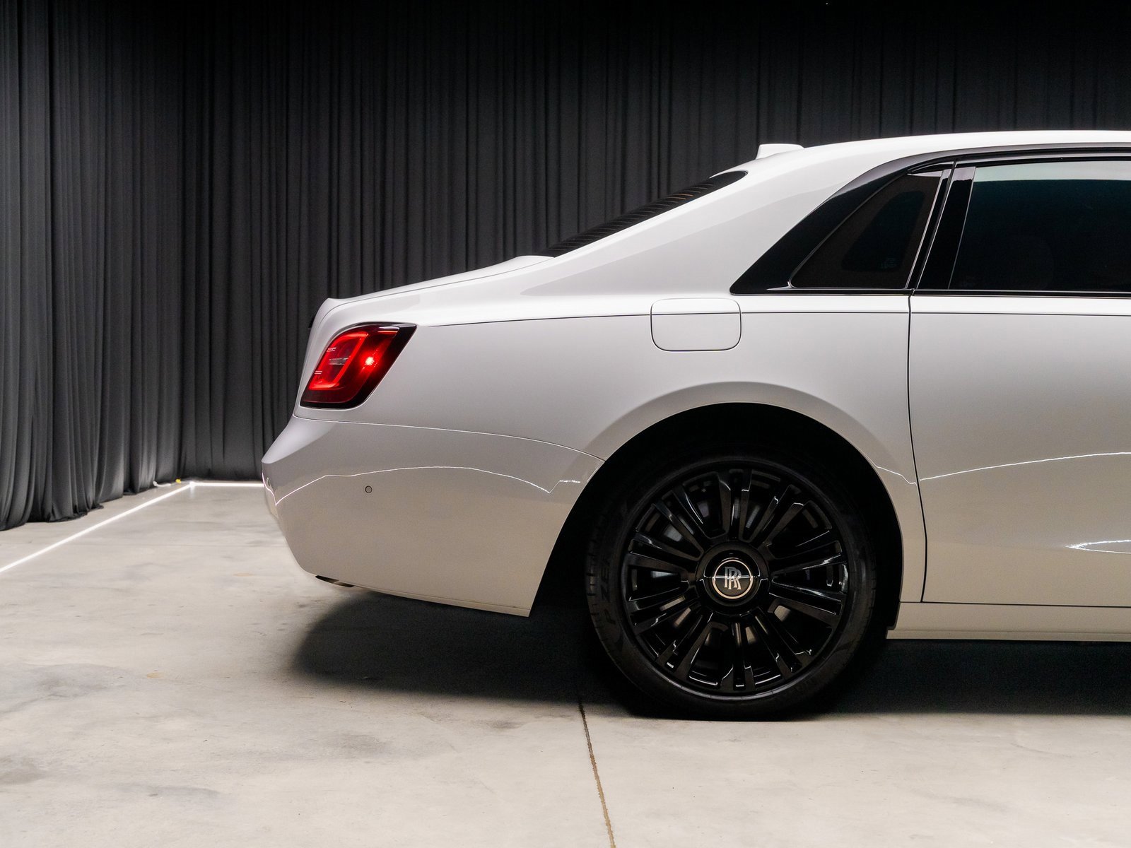 Used 2021 Rolls-Royce Ghost image 25