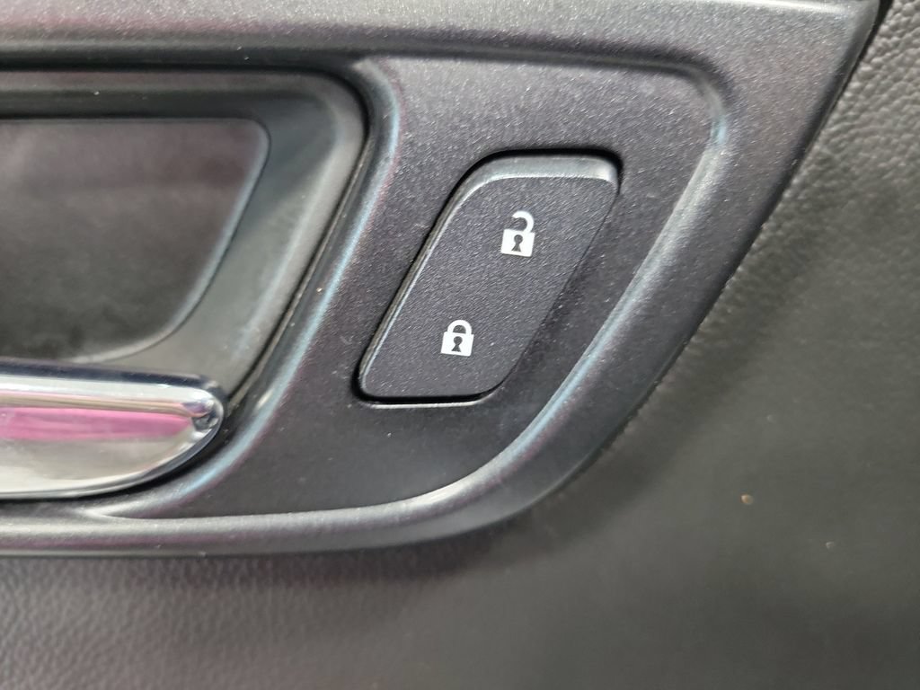 Used 2018 Chevrolet Tahoe Premier AWD/4WD image 34