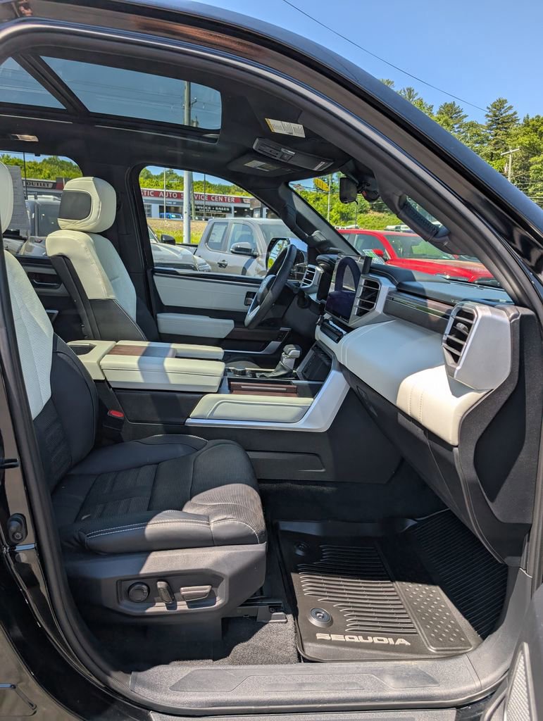 Used 2023 Toyota Sequoia Capstone AWD/4WD image 21