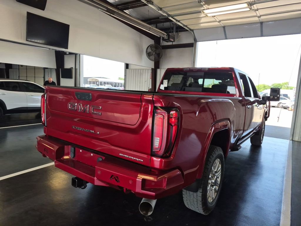 Used 2022 GMC Sierra 3500 Denali w/ Denali Ultimate Package AWD/4WD image 3