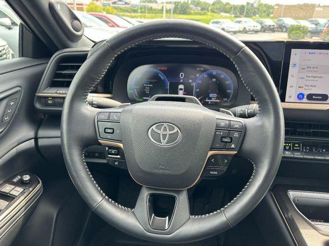 Certified 2025 Toyota Crown Platinum AWD/4WD image 11