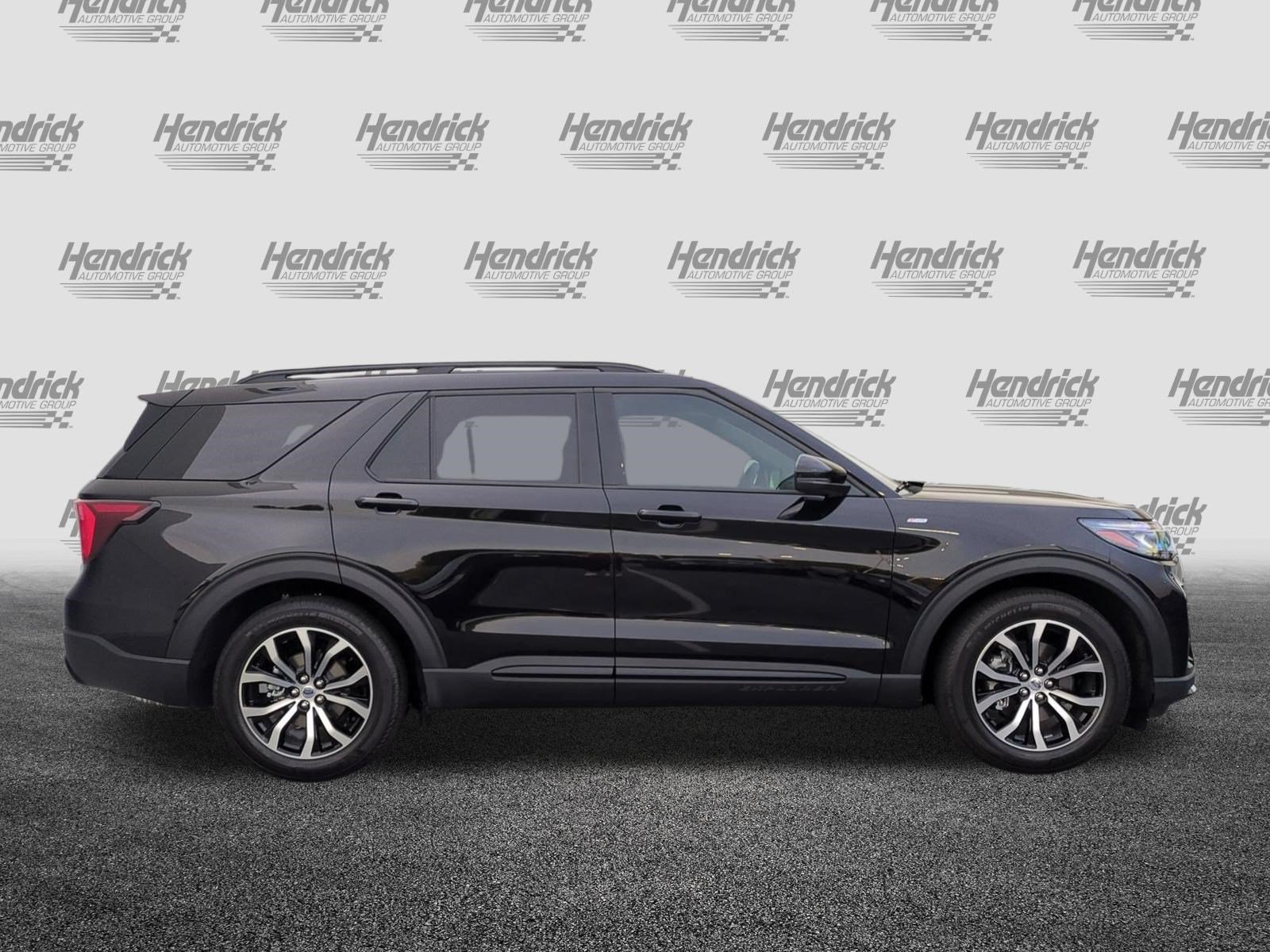 Used 2026 Ford Explorer ST-Line w/ Premium Package RWD image 10