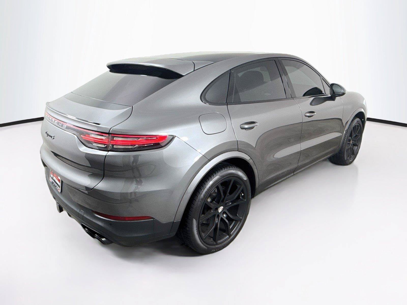 Used 2020 Porsche Cayenne AWD/4WD image 5