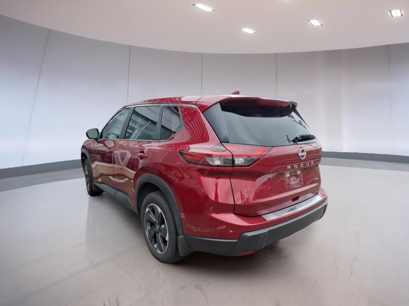 Used 2025 Nissan Rogue SV AWD/4WD image 3