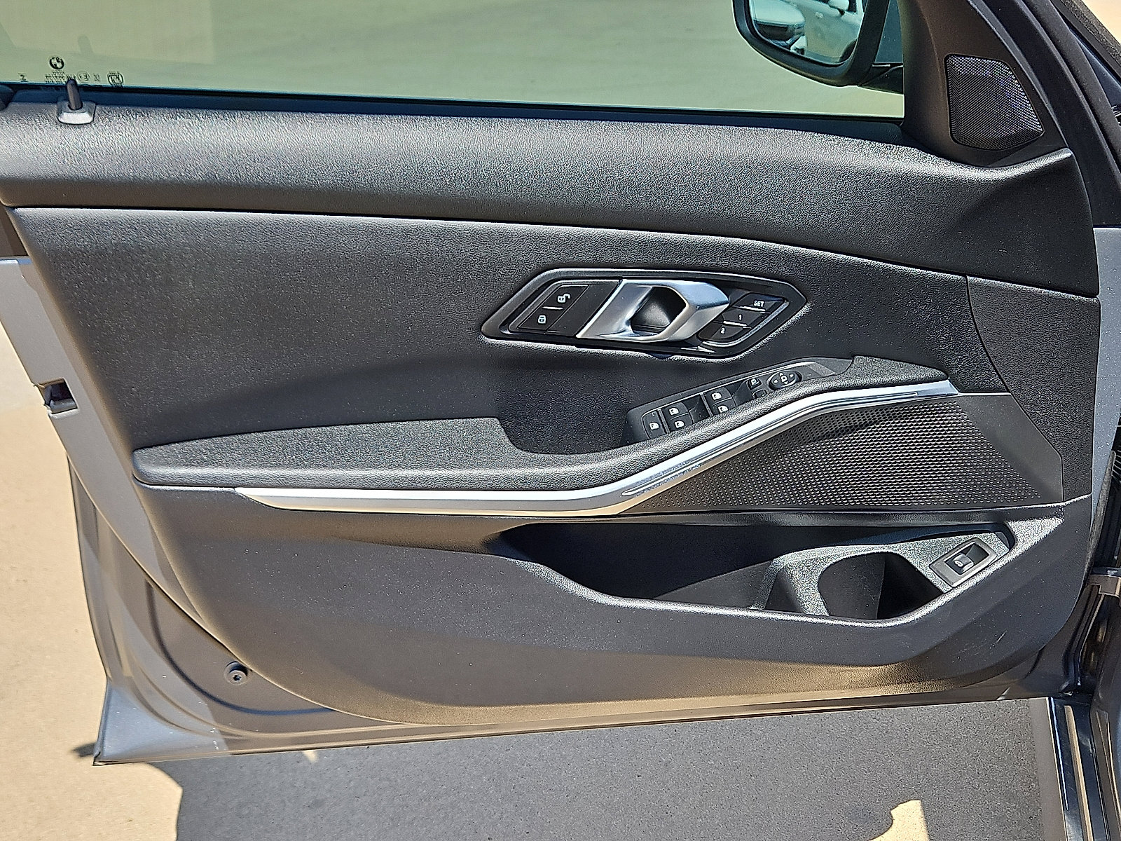 Used 2025 BMW 330i Sedan image 14