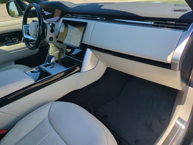 New 2026 Land Rover Range Rover Long Wheelbase SE AWD/4WD image 19