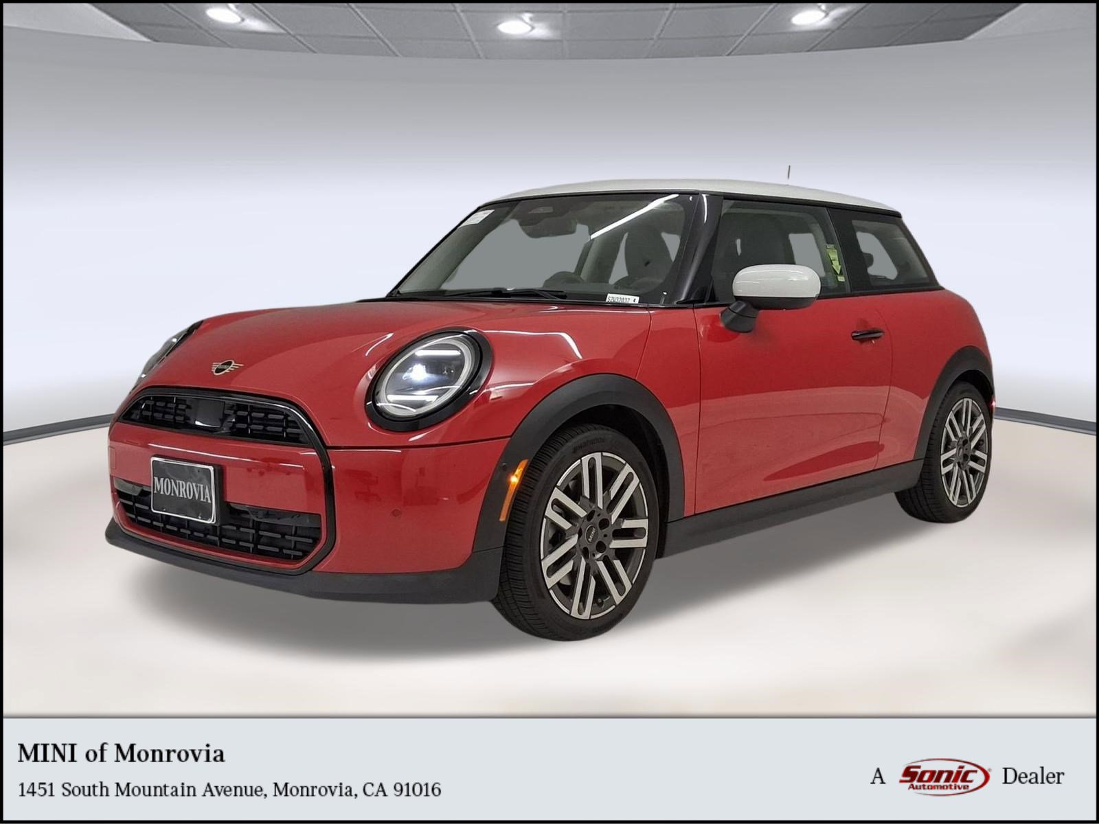 Used 2025 MINI Cooper 2-Door Hardtop image 1