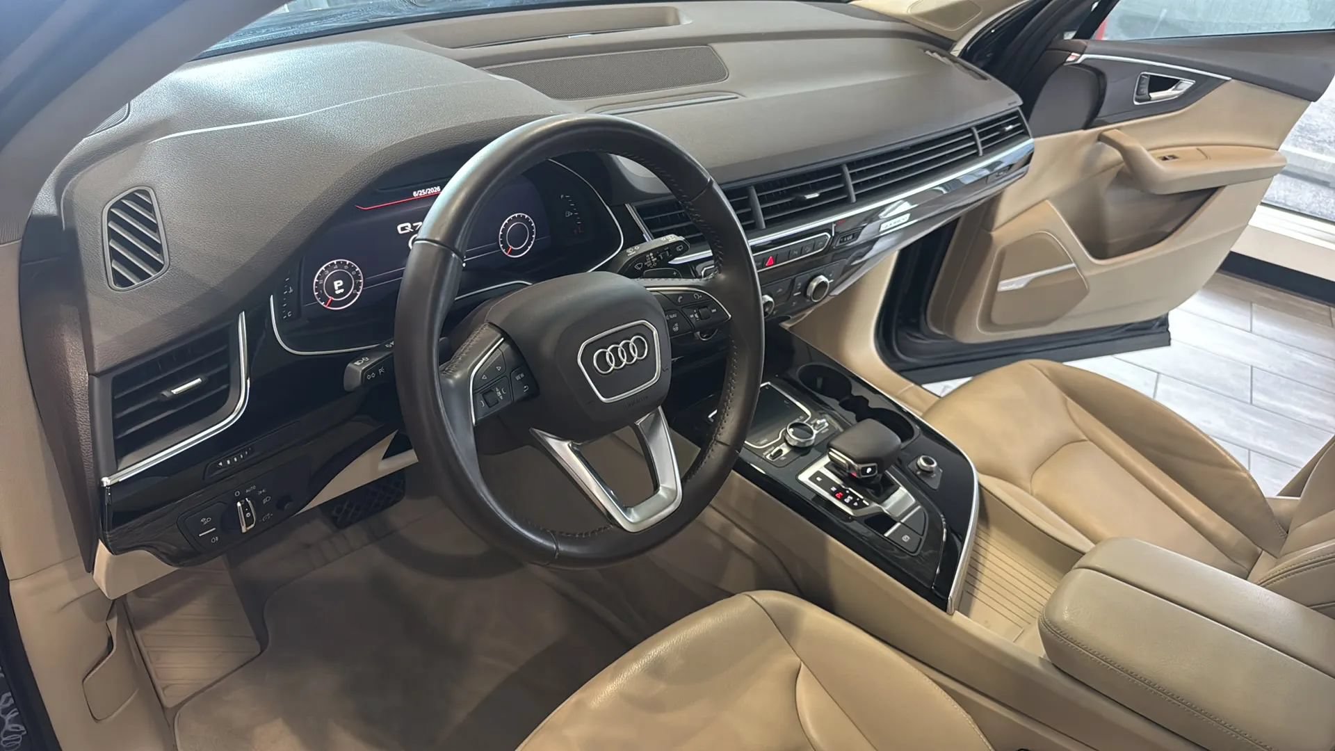 Used 2018 Audi Q7 3.0T Premium Plus AWD/4WD image 25