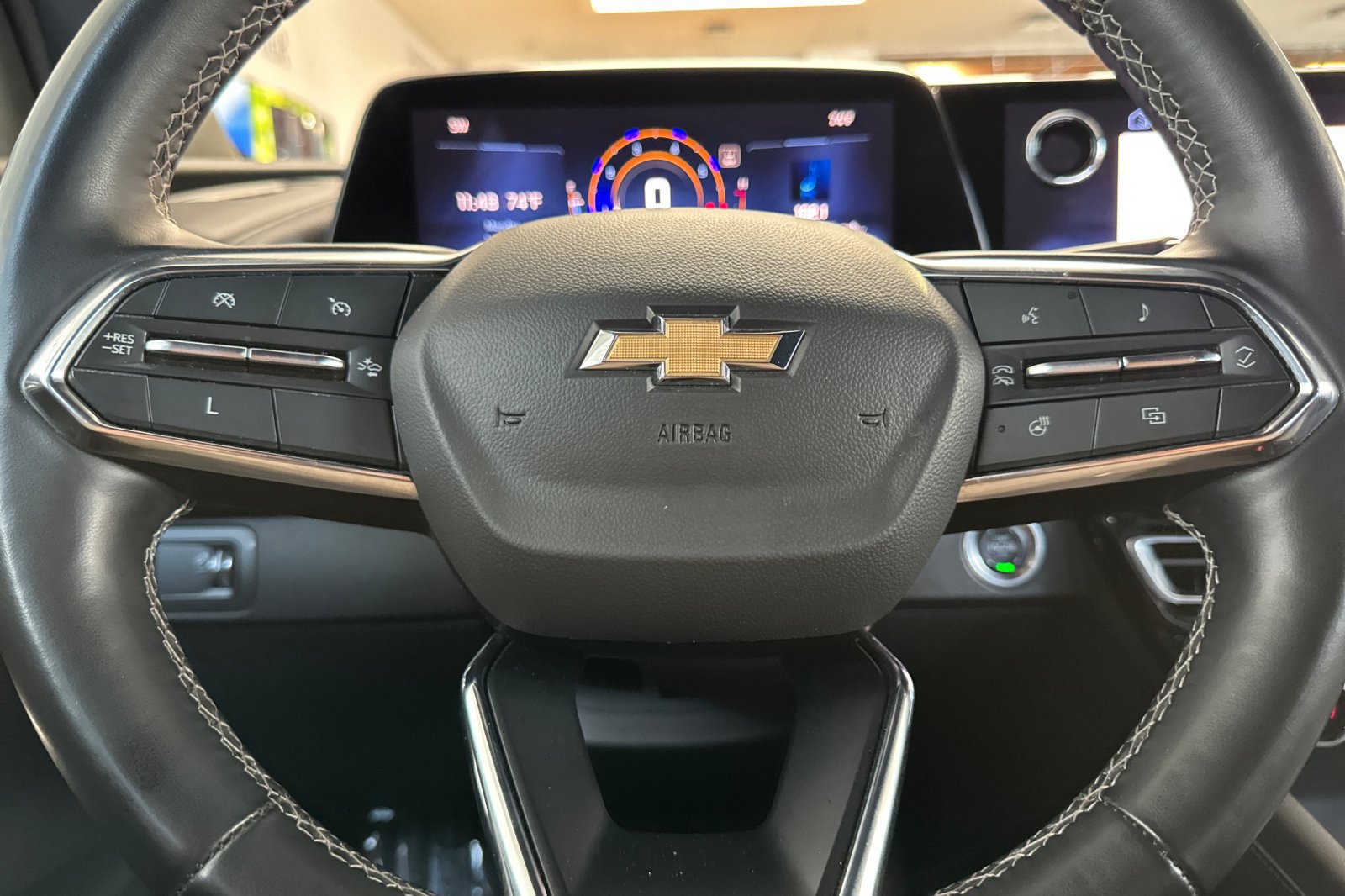 Used 2024 Chevrolet Traverse LT FWD image 36