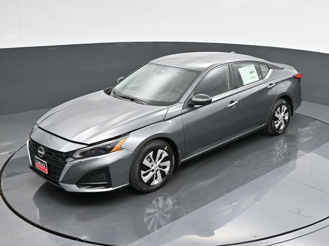 Used 2025 Nissan Altima 2.5 S FWD image 30