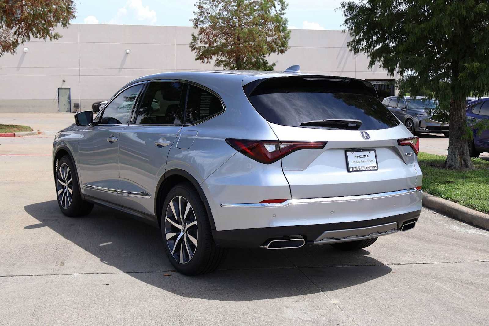 Certified 2026 Acura MDX w/ Technology Package FWD image 4