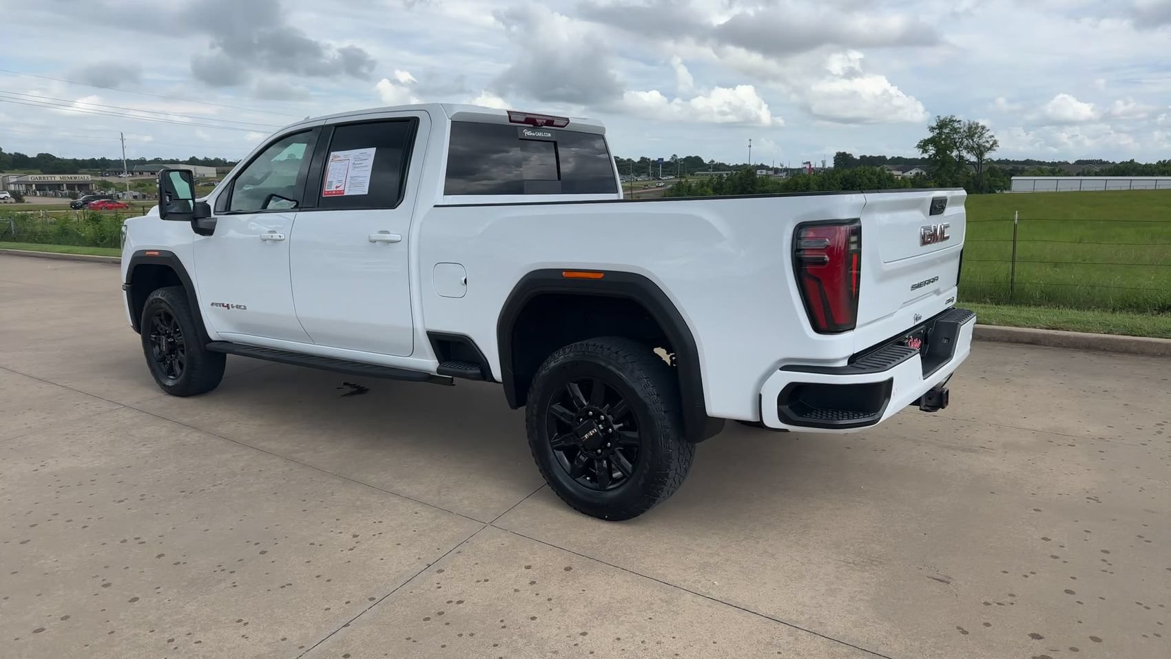 Used 2024 GMC Sierra 2500 AT4 w/ Technology Package AWD/4WD image 6