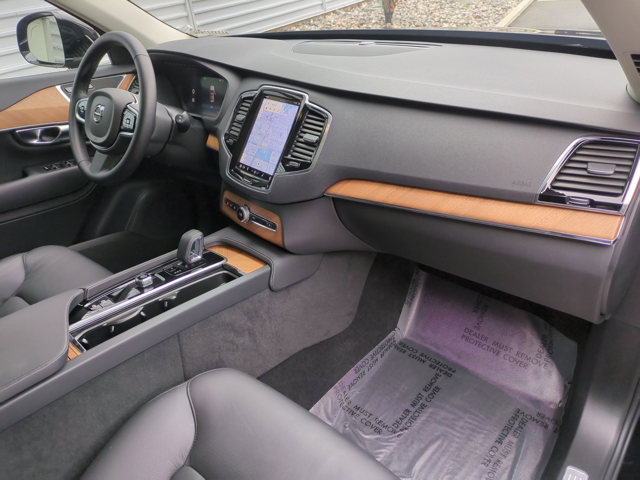 Used 2025 Volvo XC90 B6 Plus image 31