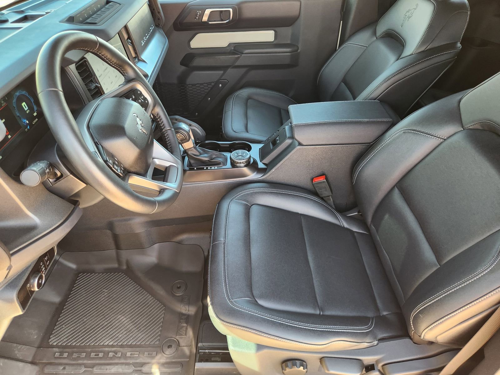 Used 2025 Ford Bronco Badlands AWD/4WD image 13