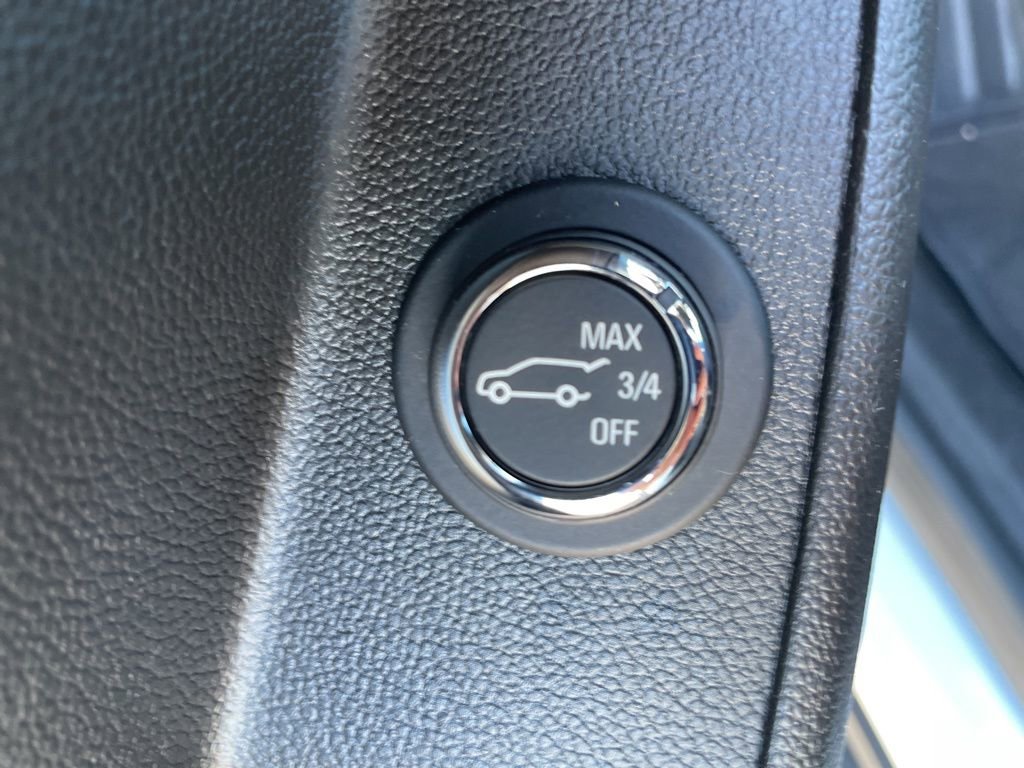 Used 2023 Chevrolet Traverse LT AWD/4WD image 29