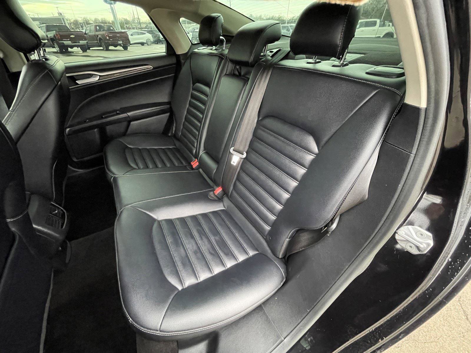 Used 2019 Ford Fusion SEL FWD image 36