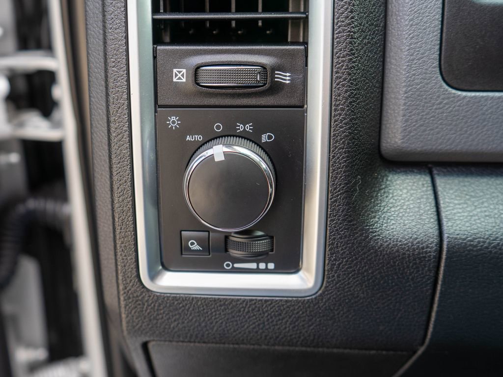 Used 2017 RAM 1500 Classic SLT image 17