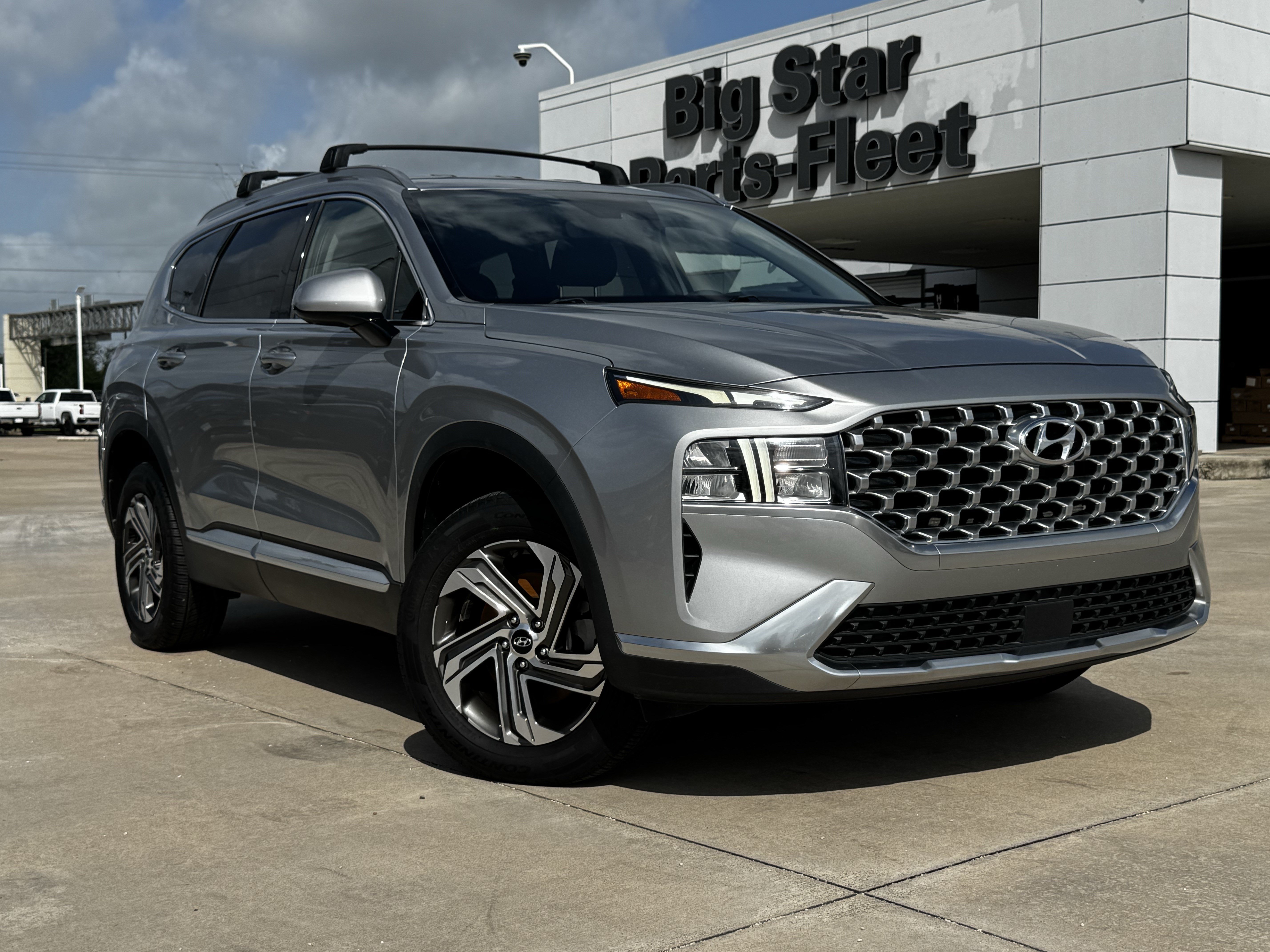 Used 2022 Hyundai Santa Fe SEL AWD/4WD image 2