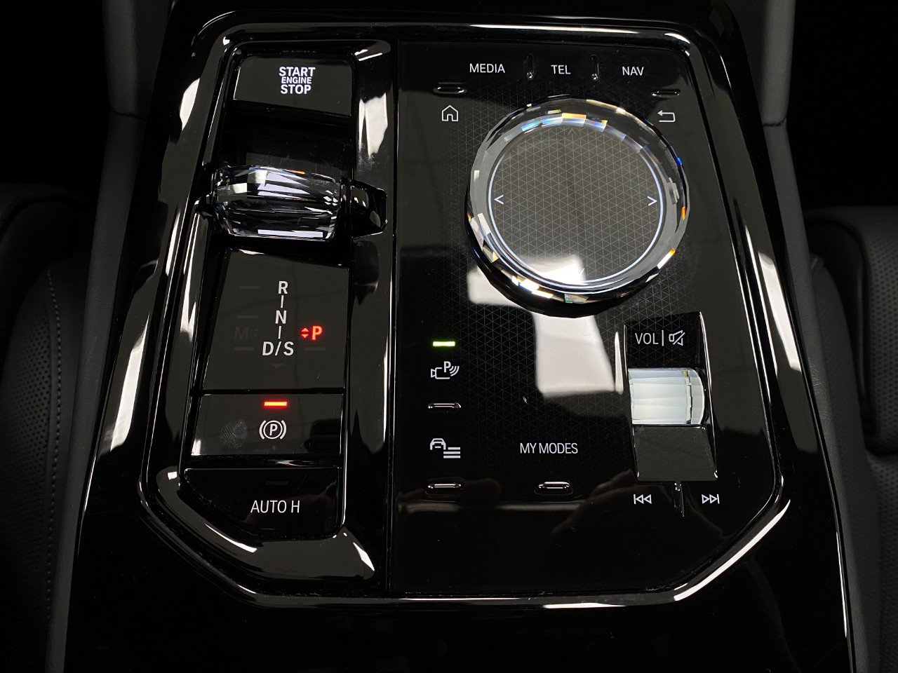 Certified 2026 BMW 550e xDrive image 26