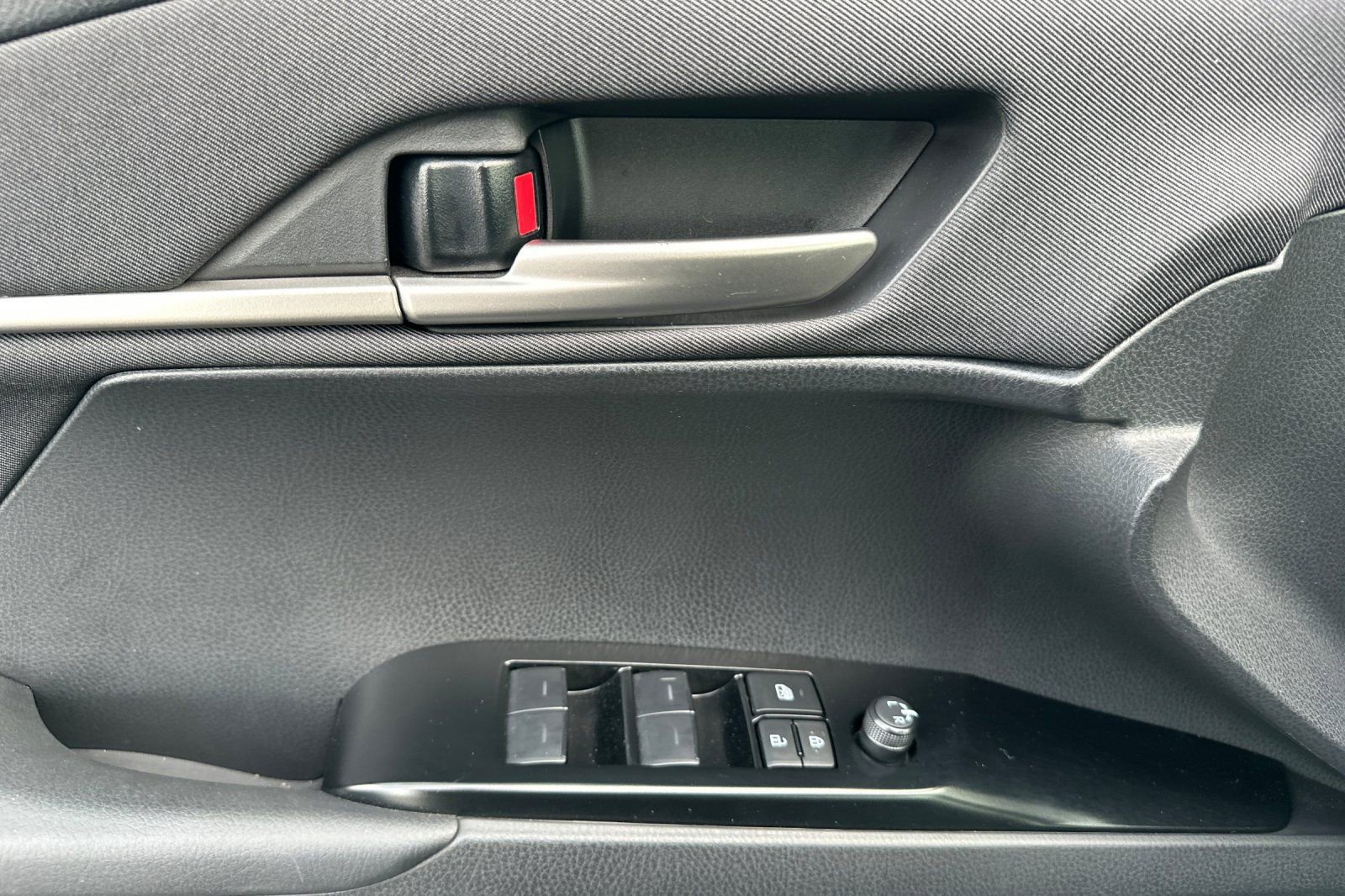 Used 2026 Toyota Camry LE w/ Convenience Package image 14