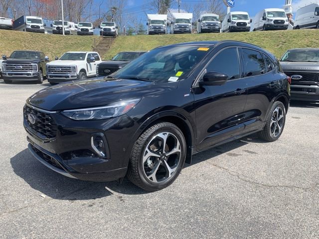 Certified 2023 Ford Escape ST-Line Elite w/ Premium Technology Package AWD/4WD image 4