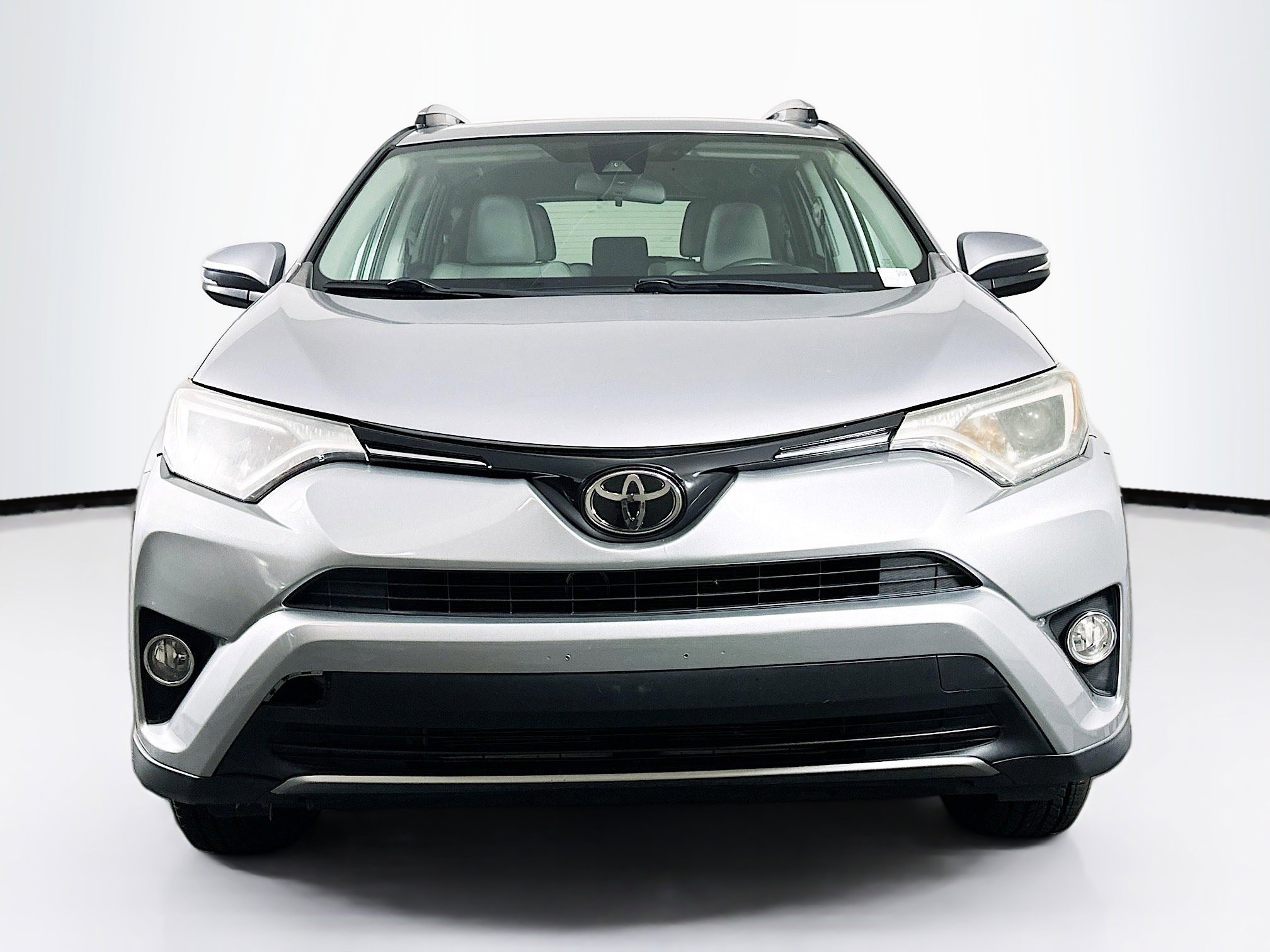 Used 2017 Toyota RAV4 XLE FWD image 2
