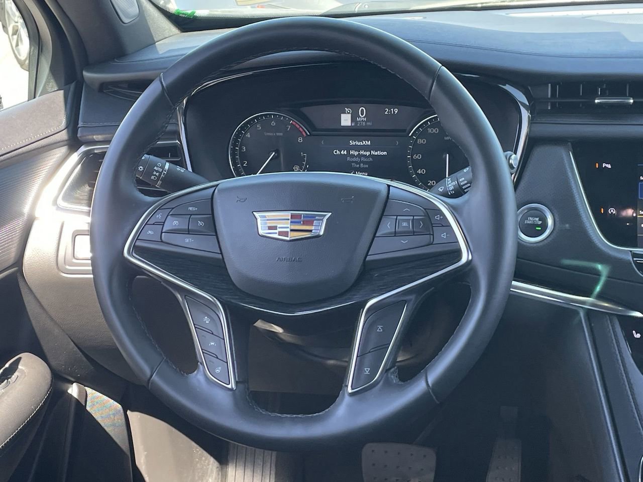 Used 2025 Cadillac XT5 Premium Luxury image 13