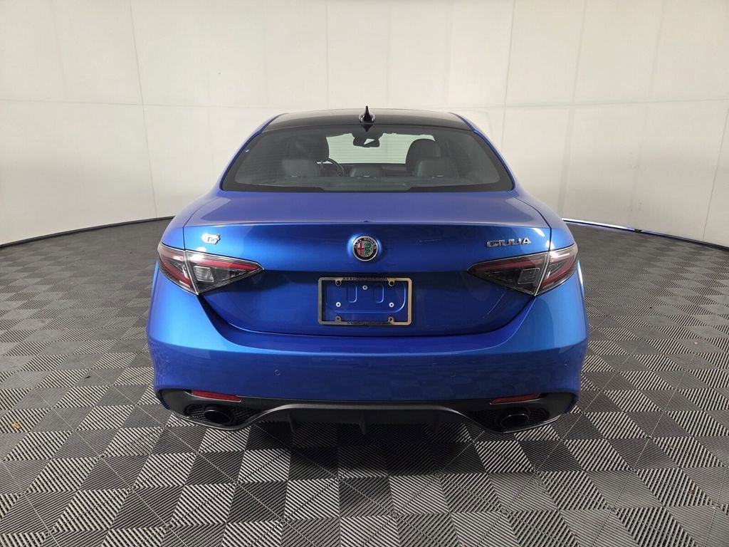 Used 2024 Alfa Romeo Giulia Veloce AWD/4WD image 7