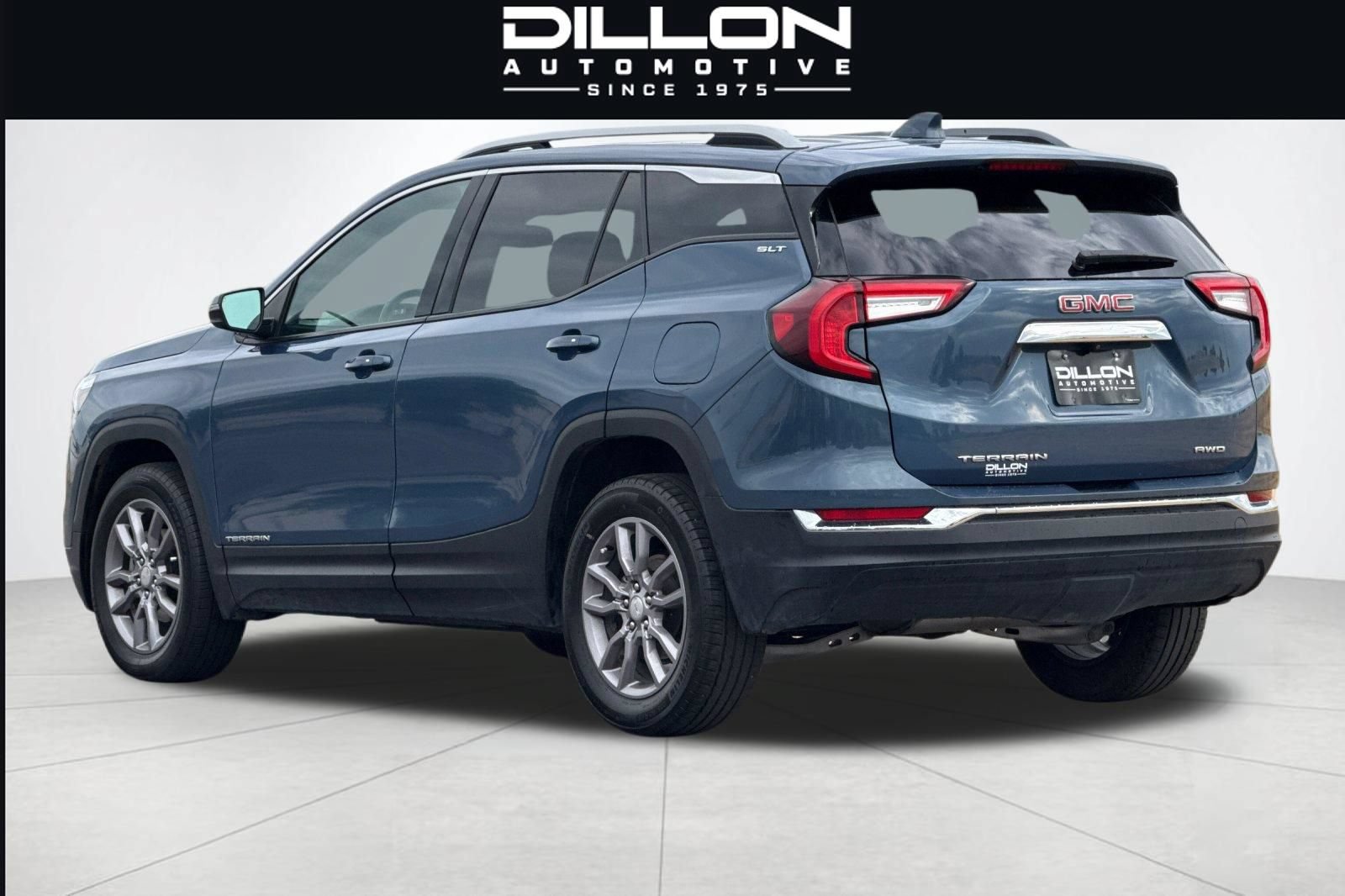 Used 2024 GMC Terrain SLT AWD/4WD image 6