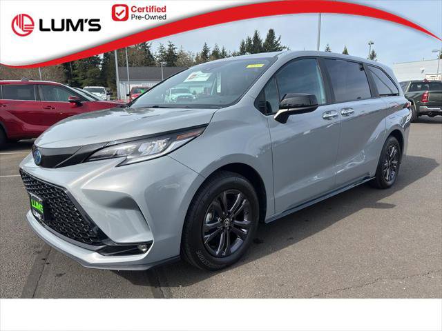 Certified 2025 Toyota Sienna XSE image 1