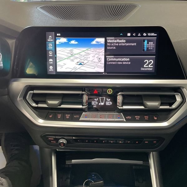 Used 2022 BMW 330e xDrive w/ Driving Assistance Package image 15