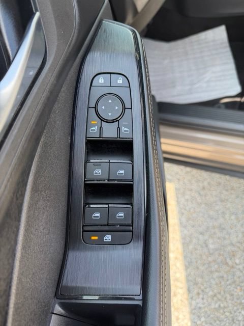 Used 2025 Nissan Rogue SV AWD/4WD image 21