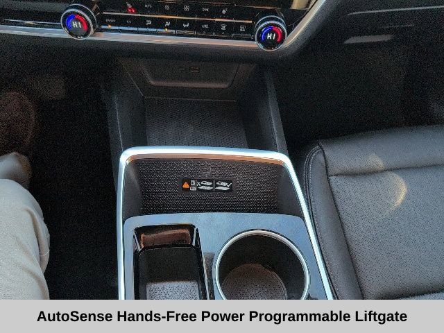 Used 2025 Chevrolet Equinox LT w/ Convenience Package II image 6