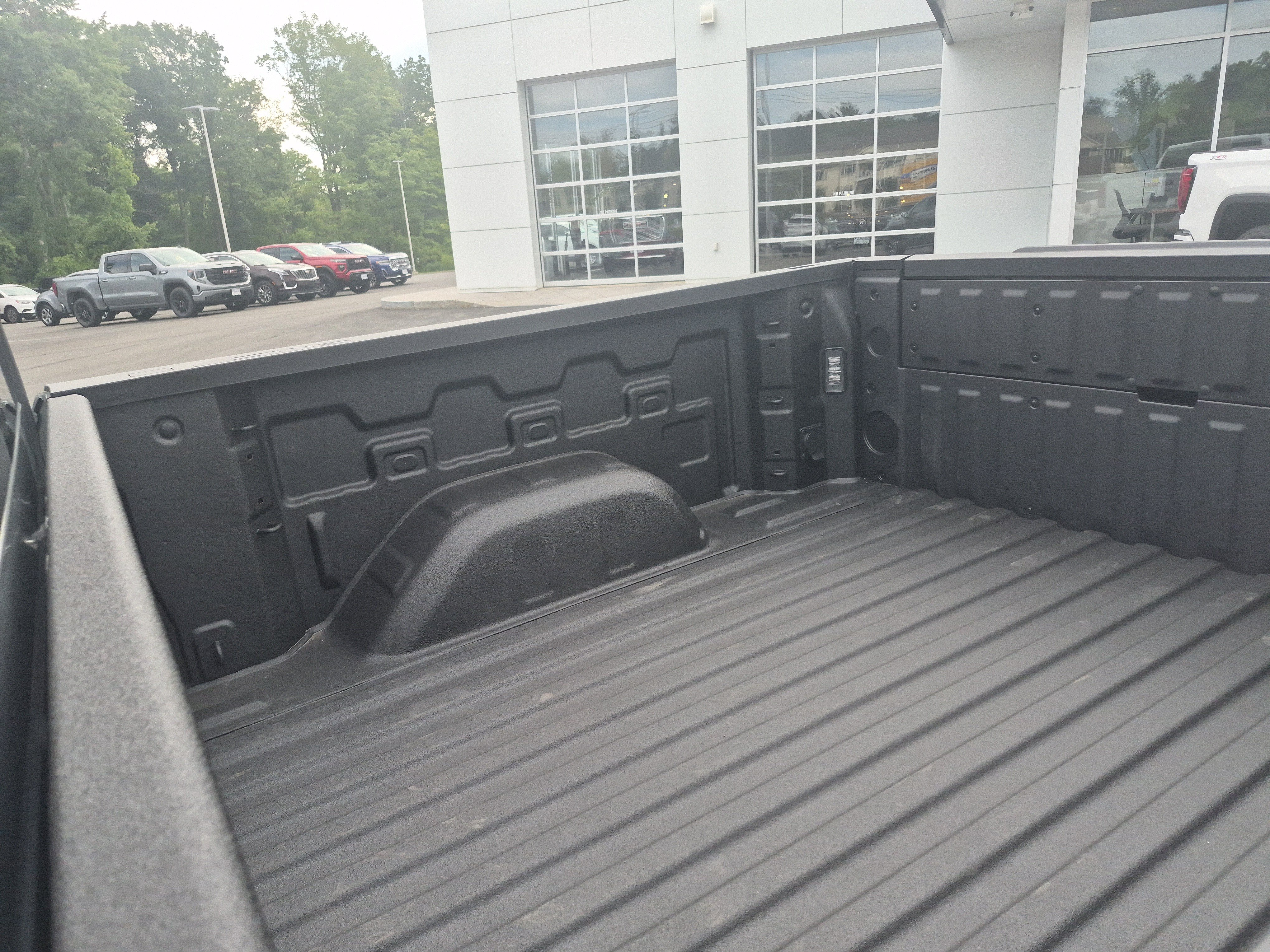 Used 2026 GMC Sierra 1500 SLT w/ SLT Premium Plus Package AWD/4WD image 13