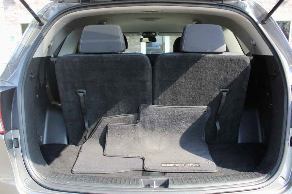 Used 2018 Kia Sorento LX image 8