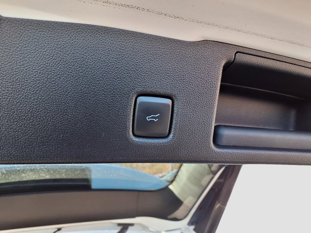 Used 2022 Ford Escape SEL w/ SEL Stealth AWD Package image 37