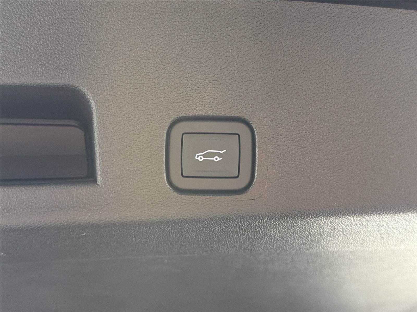 New 2026 GMC Acadia Elevation w/ Black Edition FWD image 18