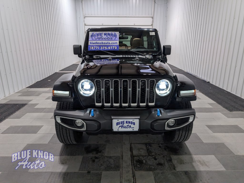 Used 2023 Jeep Wrangler Unlimited Sahara w/ Cold Weather Group AWD/4WD image 6