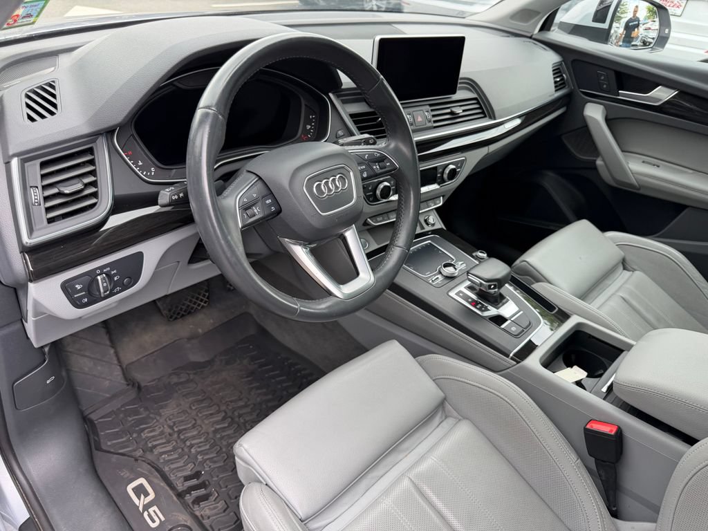 Used 2020 Audi Q5 Premium w/ Premium Plus Package AWD/4WD image 18
