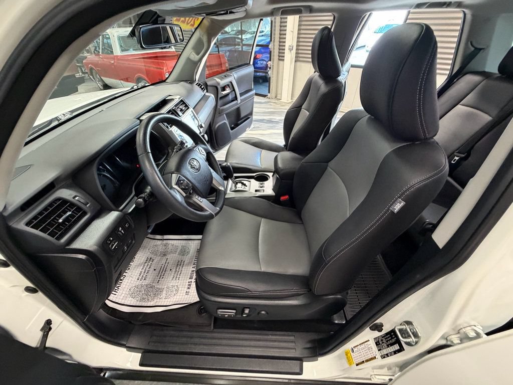 Used 2022 Toyota 4Runner SR5 Premium w/ Moonroof Package AWD/4WD image 63