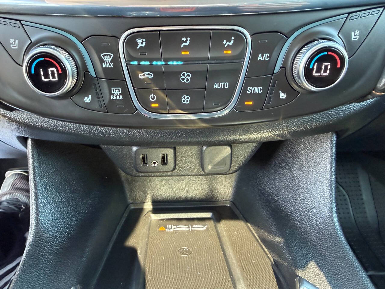Used 2018 Chevrolet Traverse Premier w/ LPO, Floor Liner Package AWD/4WD image 27