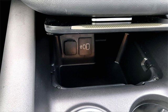 Used 2025 Ford Explorer Active w/ Active Comfort Package image 15