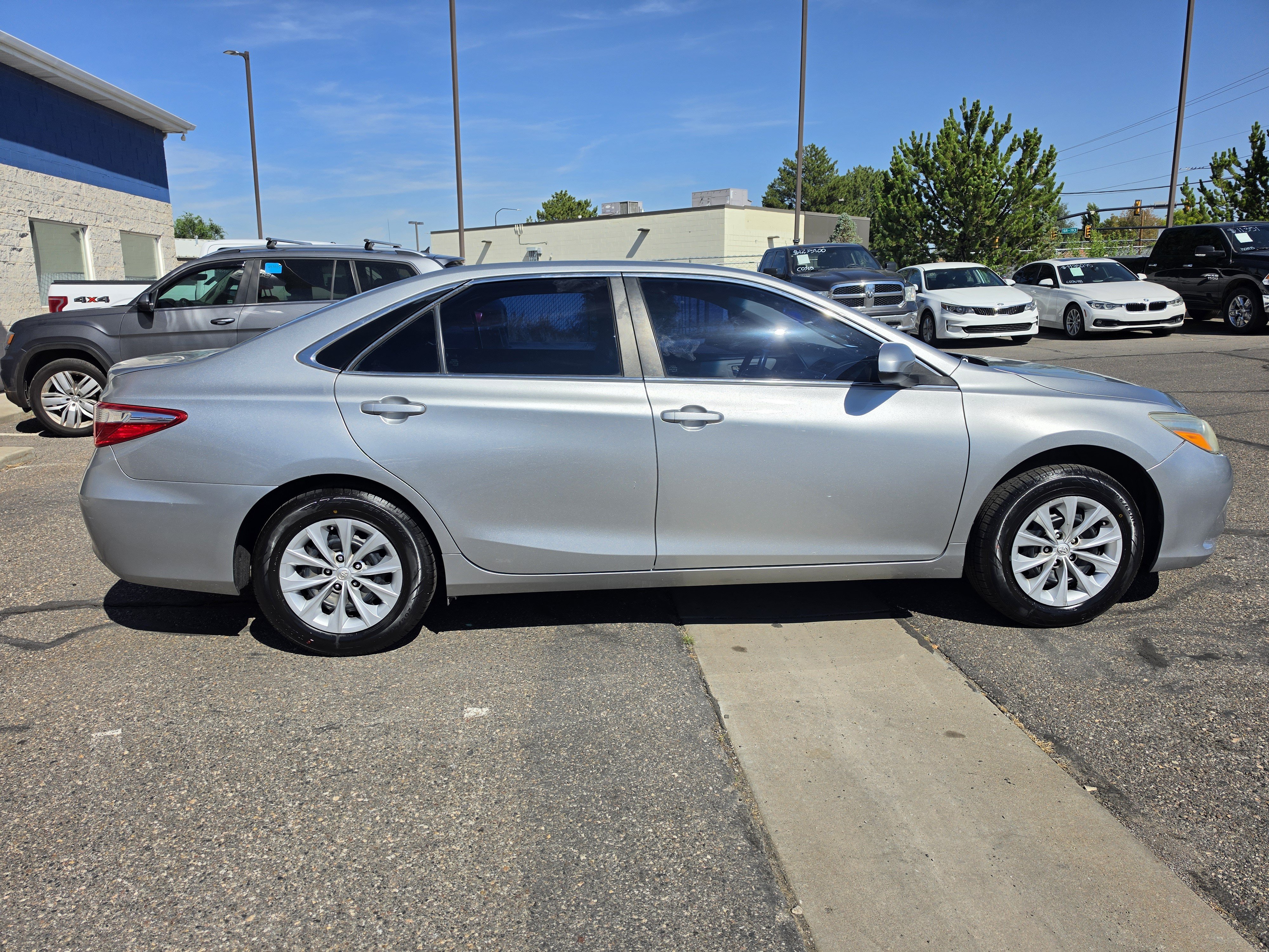 Used 2017 Toyota Camry LE FWD image 8